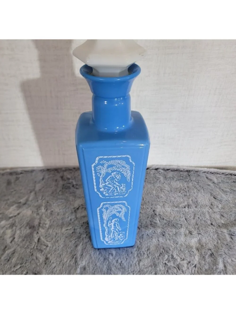 Vintage 1965 Jim Beam Beams Choice Blue Milk Glass Whiskey Decanter Relief EMPTY